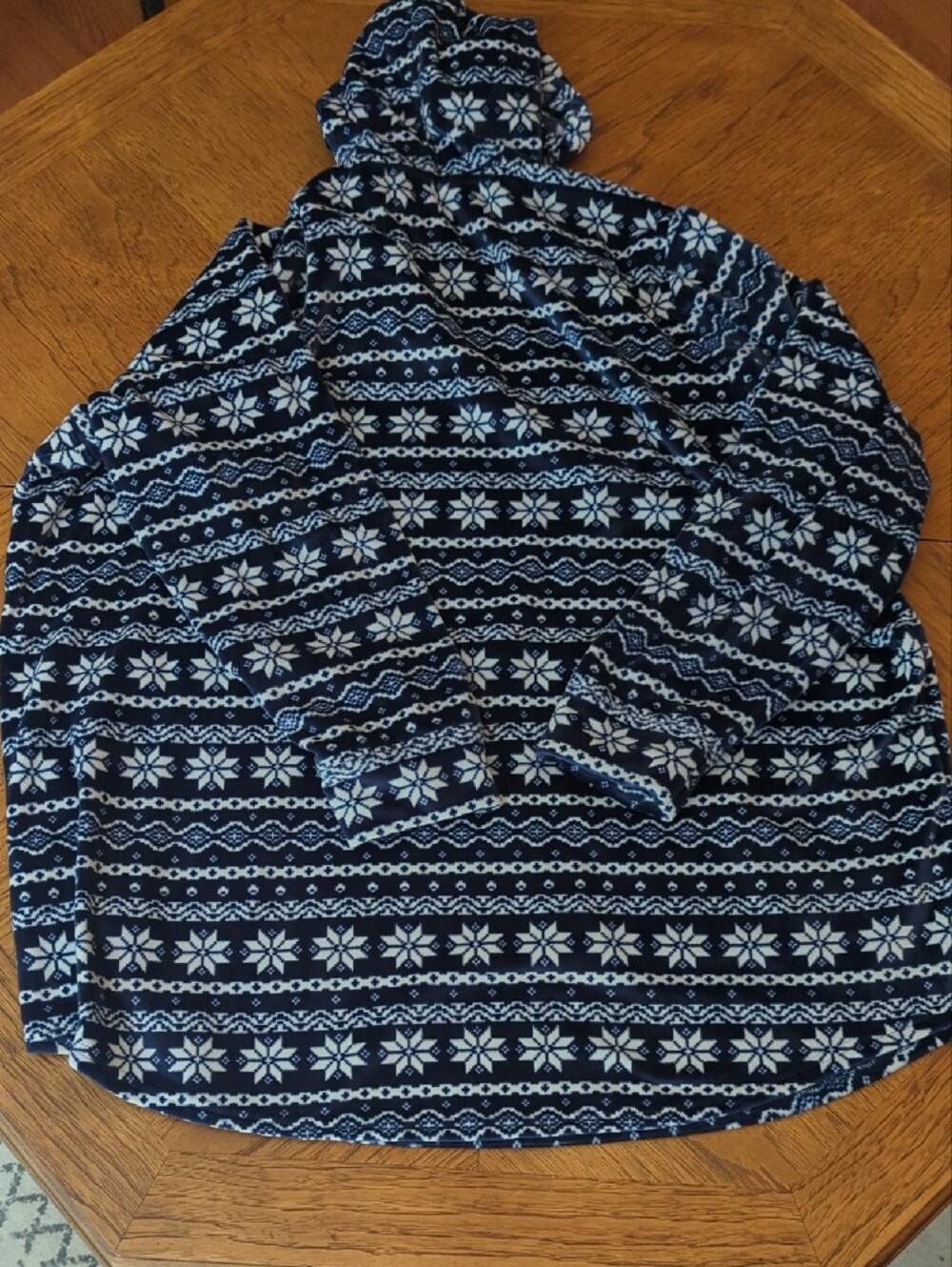 Women'sLands' End Navy and White Fair Isle Snowflake Hoodie Soft And Fuzzy - Picture 6 of 7